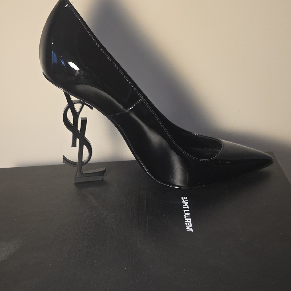 Saint Laurent Glossy Black Heels with Iconic Logo Heel